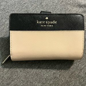 Kate Spade medium wallet hardly ever used
